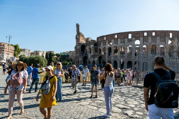 How can you ensure a smooth travel experience while visiting UK castles?