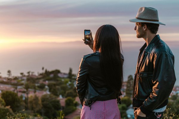 What are the benefits of booking a cruise with a travel agent for UK adventures?